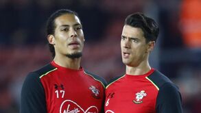 Comentário de Fonte sobre transferência de Van Dijk irrita adeptos