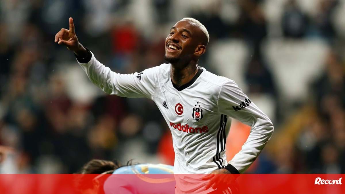 Brasileiro Talisca decide novamente, e Besiktas vence pelo