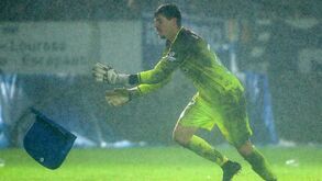 Até voaram cadeiras no Feirense-FC Porto