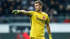 As melhores defesas de Hrádecký, alvo do Benfica para a baliza