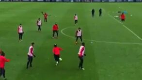 Finta impressionante de Neymar num treino