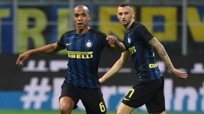 João Mário pode acabar no West Ham porque o Sevilha prefere Brozovic