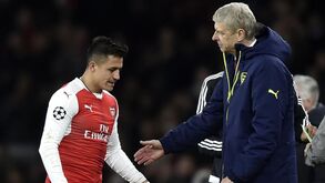 Alexis disse adeus ao Arsenal quando Wenger já o tinha na convocatória