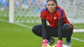 Hope Solo conta em livro que foi concebida na prisão e raptada pelo pai 