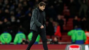 Conte está por um fio no Chelsea depois de se demarcar das contratações