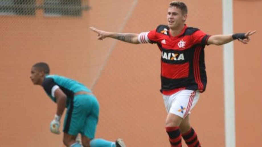 Matheus Sávio jogava na 1ª equipa do Flamengo.