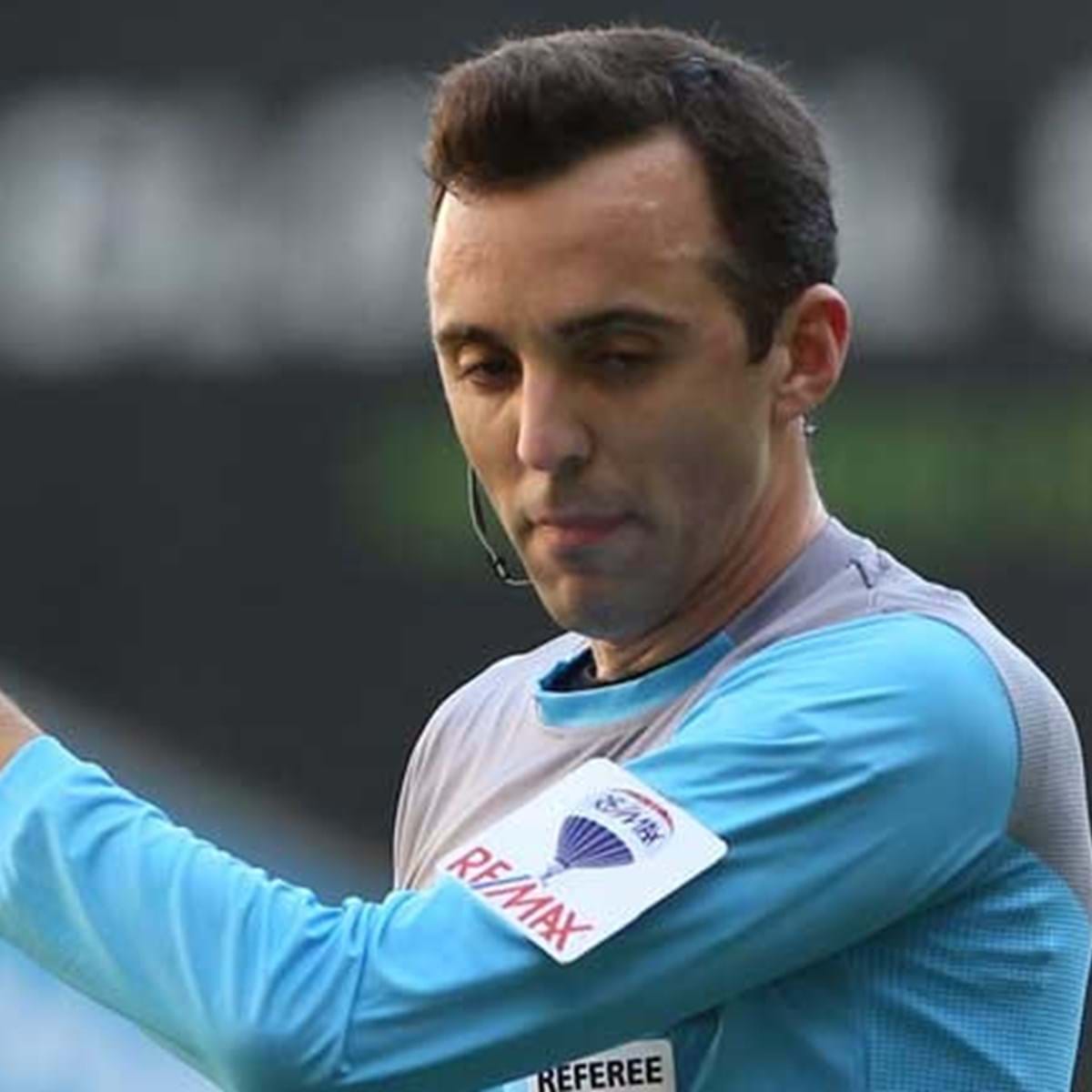 João Pinheiro arbitra jogo entre Manchester City e Estrela Vermelha - Liga  dos Campeões - Jornal Record