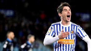 Aritz Elustondo prolonga contrato com Real Sociedad até 2022