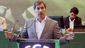 Bruno de Carvalho atira aos 
