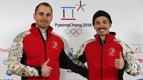 Arthur Hanse e Kequeyen Lam levam bandeira portuguesa e Pyeongchang