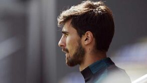 Noite para esquecer de André Gomes: nem Messi aguentou...
