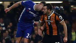Ryan Mason abandona futebol após fratura craniana