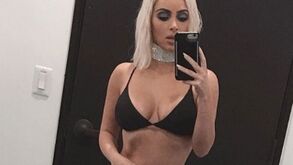 Kim Kardashian divulga foto para acabar com a dúvidas sobre os centímetros da cintura