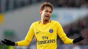 Já viu o novo fato de treino de Neymar? É selvagem... e muito caro