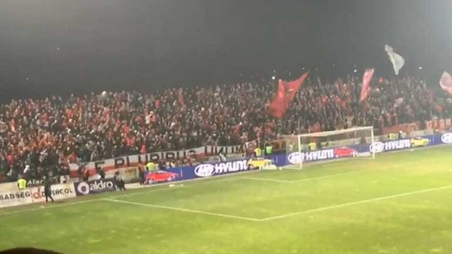 O segundo golo do Benfica em Paços de Ferreira, que completou a reviravolta, deixou os adeptos encarnados eufóricos nas bancadas