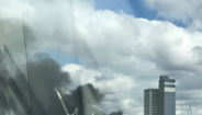 Nuvem de fumo preto no centro de Manchester causa pânico