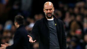 Federação multa Guardiola em 22.500 euros por causa do laço amarelo