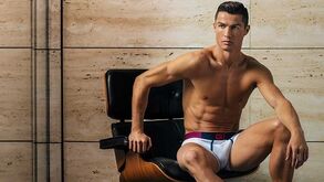 Cristiano Ronaldo lança nova linha de roupa interior