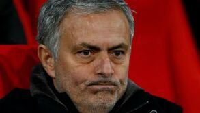 Mourinho a arrasar Frank de Boer: 3, 2, 1... já está!