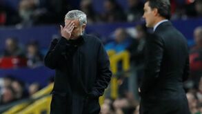 Mourinho, os idealistas ou os idiotas, e os jogadores do Sevilha que têm lugar no United