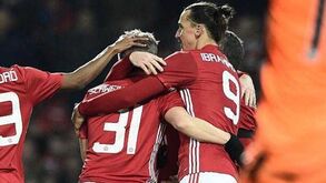 Schweinsteiger para Ibrahimovic: «Pára de me seguir!»