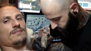 Fejsa explica por que tatuou uma águia e um leão no peito