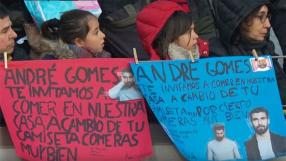 Adeptos tentam mimar André Gomes com promessa de... comida grátis