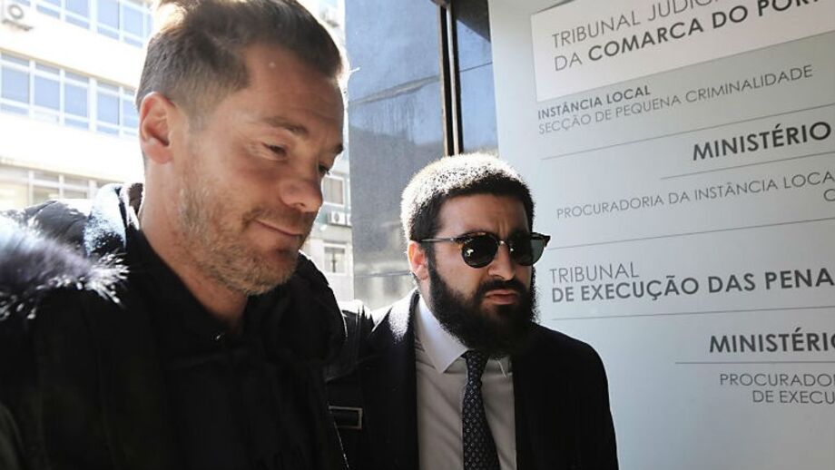 Fernando Madureira, líder dos Super Dragões, mostrou-se satisfeito pela sua absolvição no Tribunal de Pequena Instância Criminal do Porto relativamente ao processo sobre os cânticos ofensivos ao Benfica
