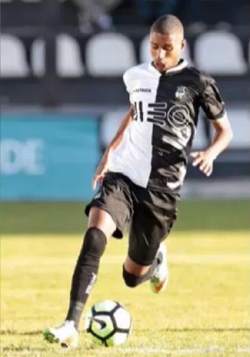 Tavinho, jogador do Farense