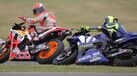 Márquez forçou a ultrapassagem e mandou Rossi ao chão