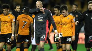 Wolverhampton empata em casa com o Hull e pode ver Cardiff ficar mais perto
