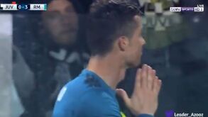 Ronaldo recebeu aplausos dos adeptos da Juventus e curvou-se em agradecimento