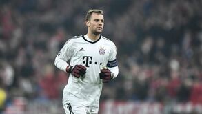 Manuel Neuer treinou pela primeira vez com bola desde setembro