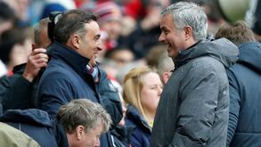 Carvalhal e a prenda de Mourinho "com nível de Liga dos Campeões"