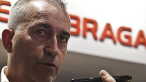 João Gomes defende-se das declarações de Salvador e pede 