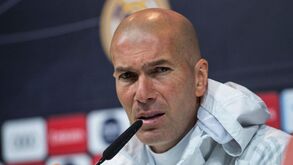 Na véspera do dérbi madrileno, Zidane fala na guarda de honra ao Barcelona