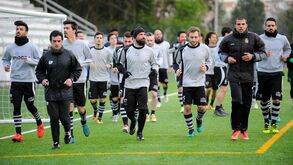 Avião onde seguia a equipa do Caldas aterra de emergência após ser atingido por raio