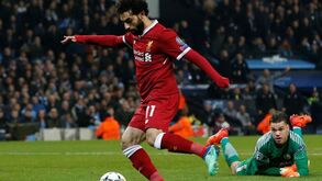 Salah faz história ao ser designado melhor jogador do mês por três vezes