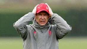 O fair play do United ou a tristeza dos jogadores do Arsenal: como o futebol reage à saída de Wenger