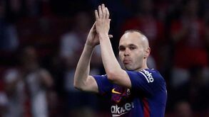 'France Football' pede desculpa a Iniesta por nunca lhe ter dado a Bola de Ouro