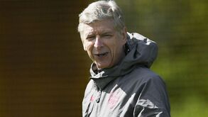 Wenger com proposta milionária rumo ao oriente: 27 milhões e o título de mais bem pago