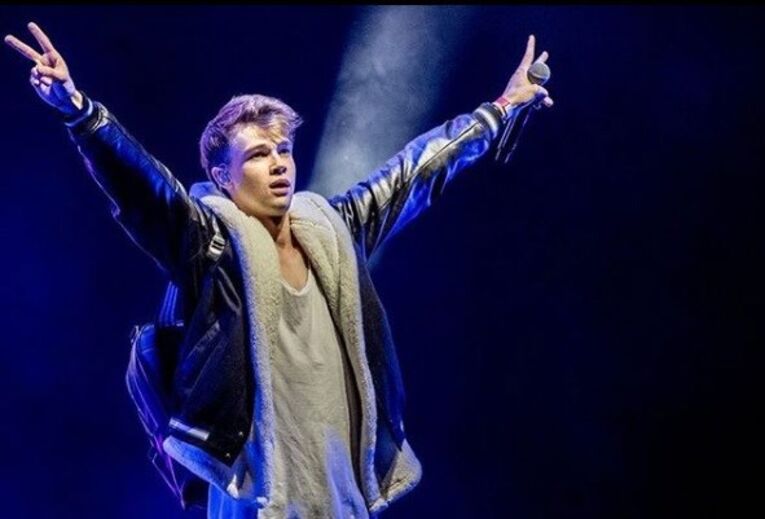Mikolas Josef lesionou-se em ensaio da Eurovisão