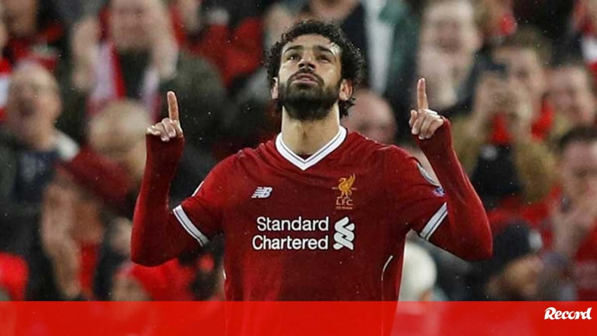 Salah é eleito jogador do ano na Inglaterra por associação de