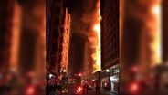 Prédio em chamas desaba em São Paulo