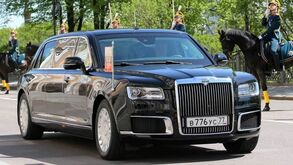 Vladimir Putin já estreou a sua luxuosa limousine blindada