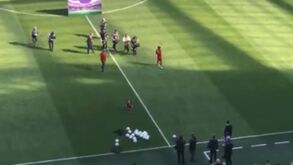 Mo Salah recebe Bota de Ouro e a filha de 4 anos rouba-lhe o protagonismo
