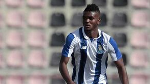 Dois portistas e futuro benfiquista nos pré-convocados da Nigéria