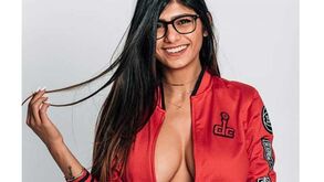 O azar bateu à porta de Mia Khalifa num jogo de hóquei