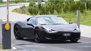 Os carros dos craques da Seleção: Do Ferrari de Manuel Fernandes ao Smart de Bernardo Silva