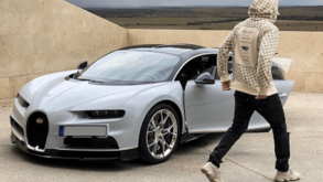 Benzema viu Bugatti Chiron de CR7 e... não resistiu a comprar um!
